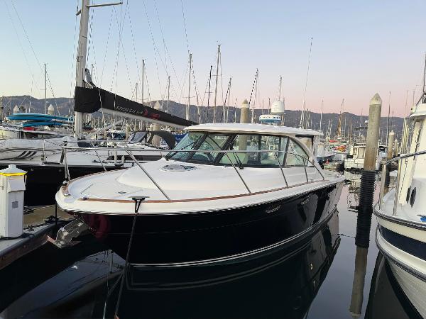 Tiara Yachts 3100 Coronet