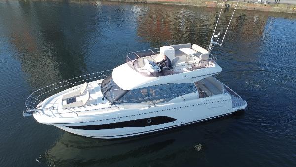 2021 Prestige 420