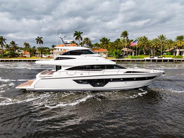 2024 Johnson 70' Skylounge Motor Yacht