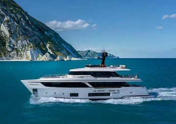 2022 Custom Line Navetta 30