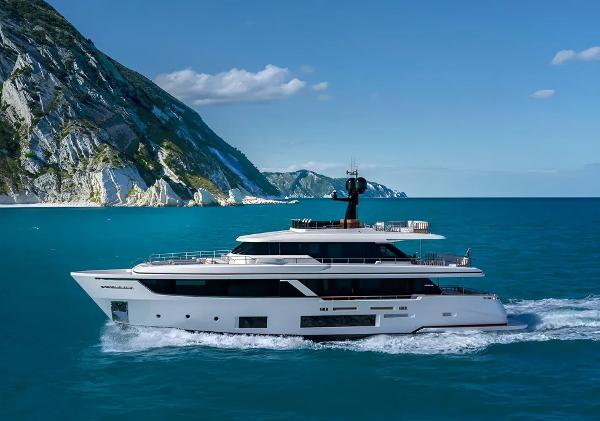 2022 Custom Line Navetta 30