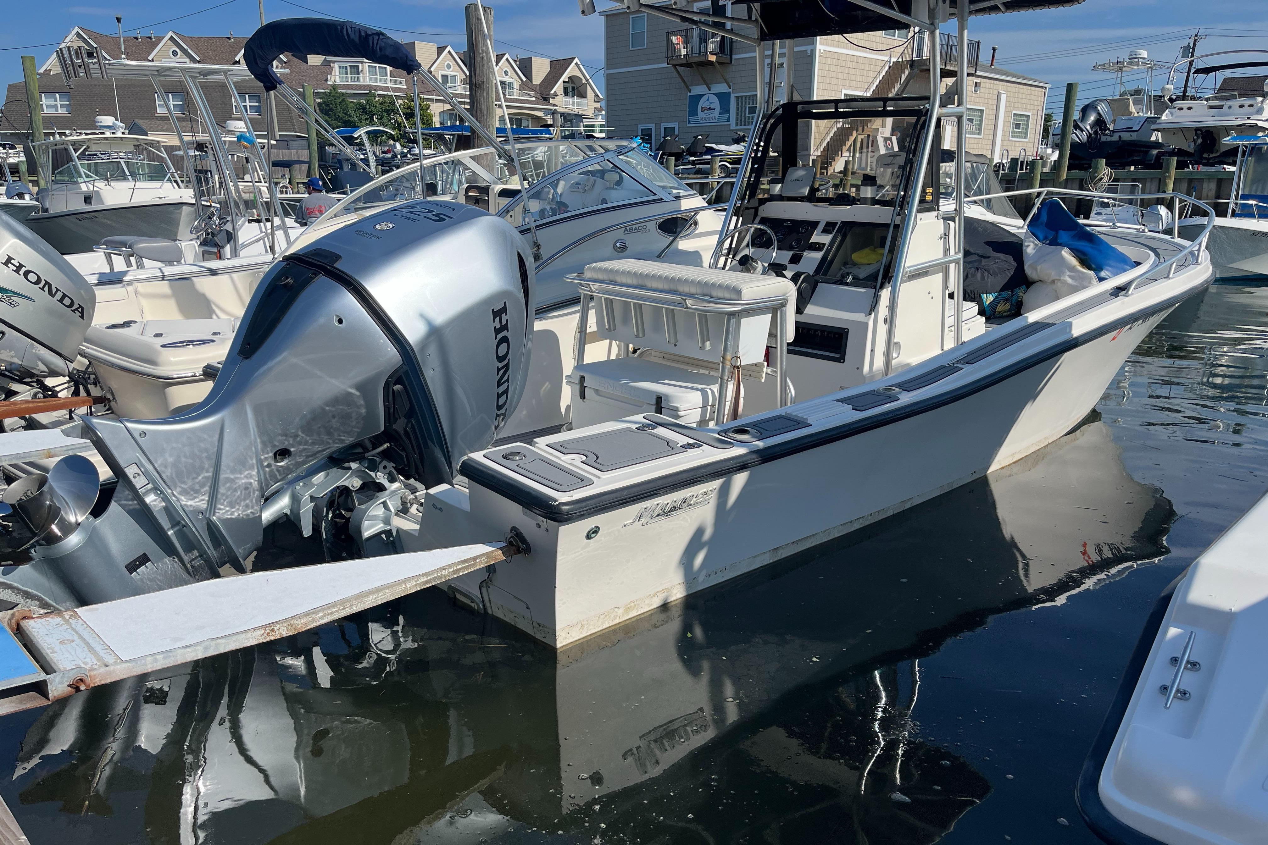1995 Mako 221 Center Console