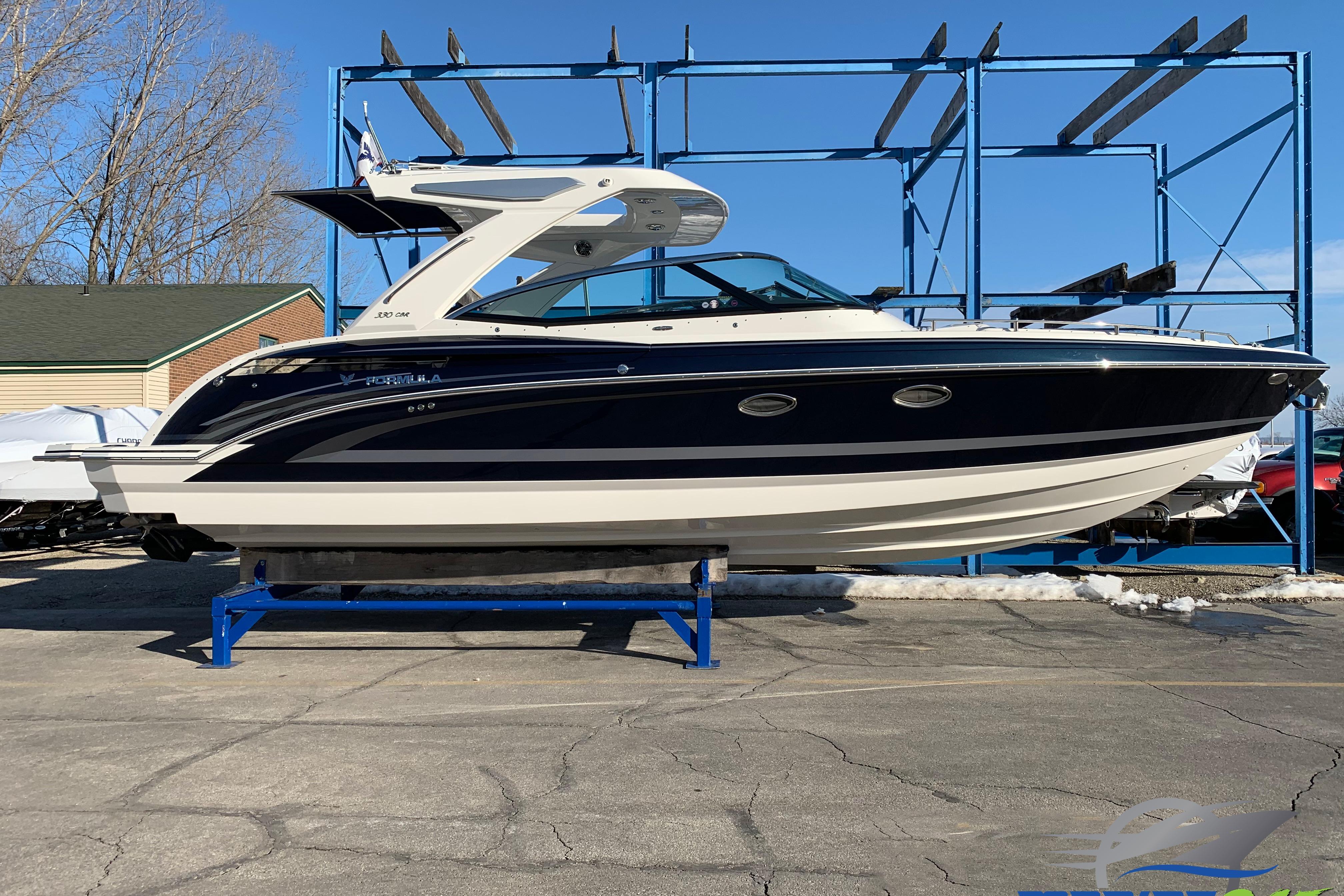 2020 Formula 330 Crossover Bowrider