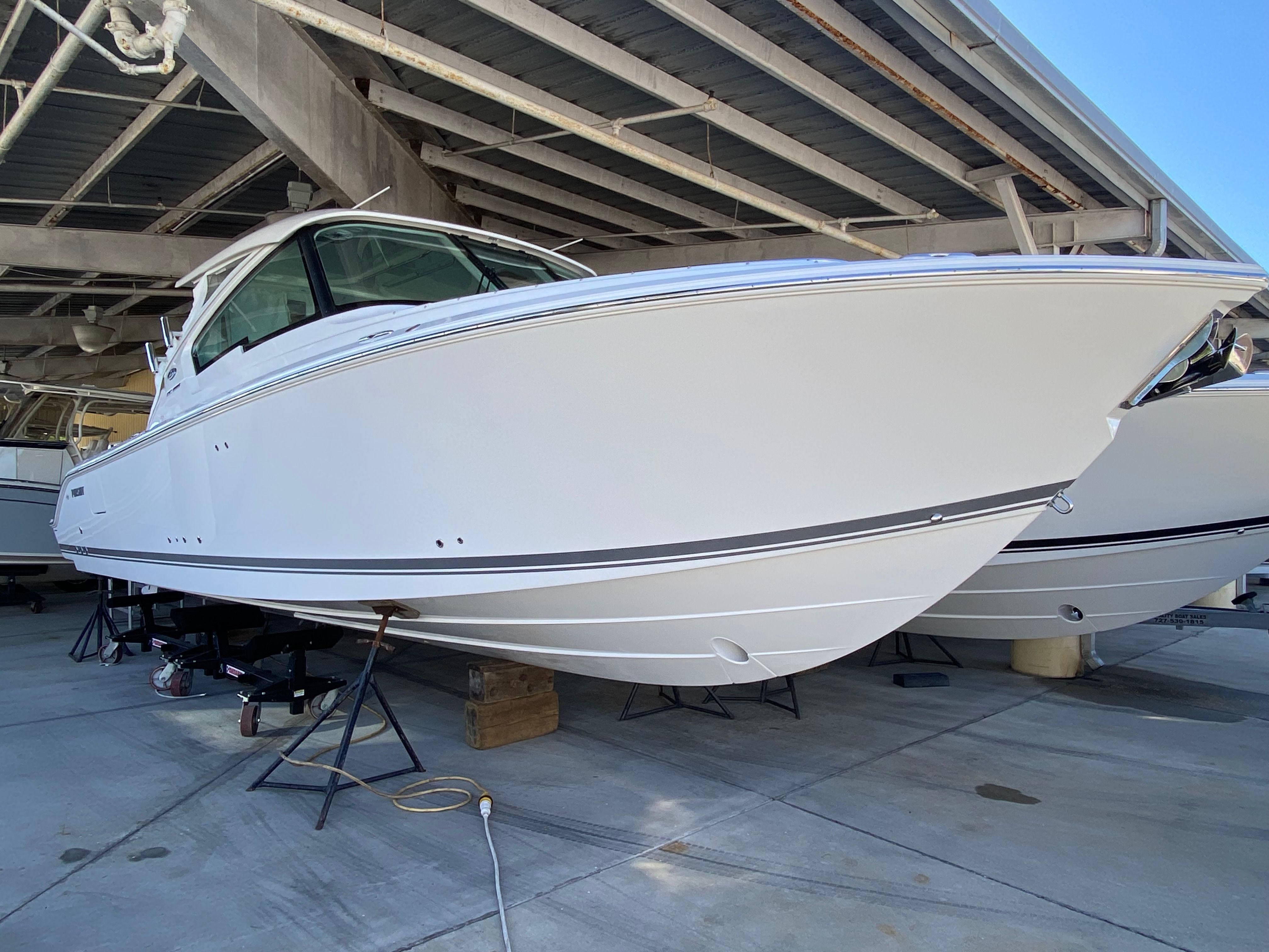 2026 Pursuit DC 326 Dual Console