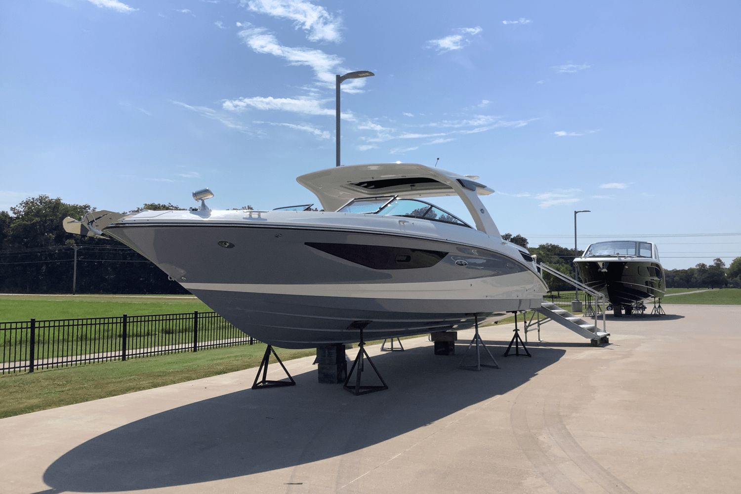 Sea Ray SLX 350