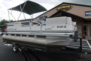 Starcraft Starfish 180 1999 Starcraft Starfish 180 pontoon boat on trailer at Boat Masters Marine.