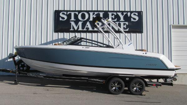 Cobalt Cs23 2025 Cobalt CS23 boat on trailer at Stokley's Marine dealership.
