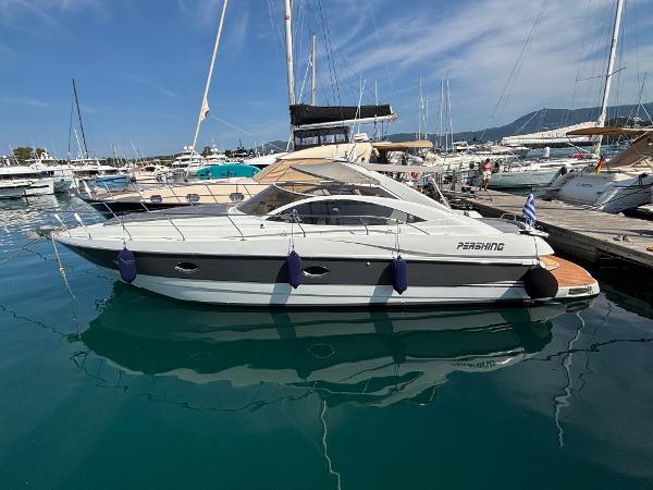 Pershing 37