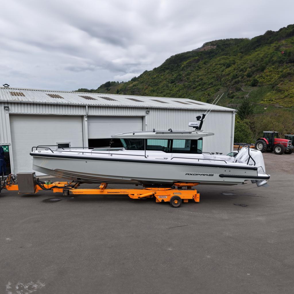 2025 Axopar 37 Cross Cabin