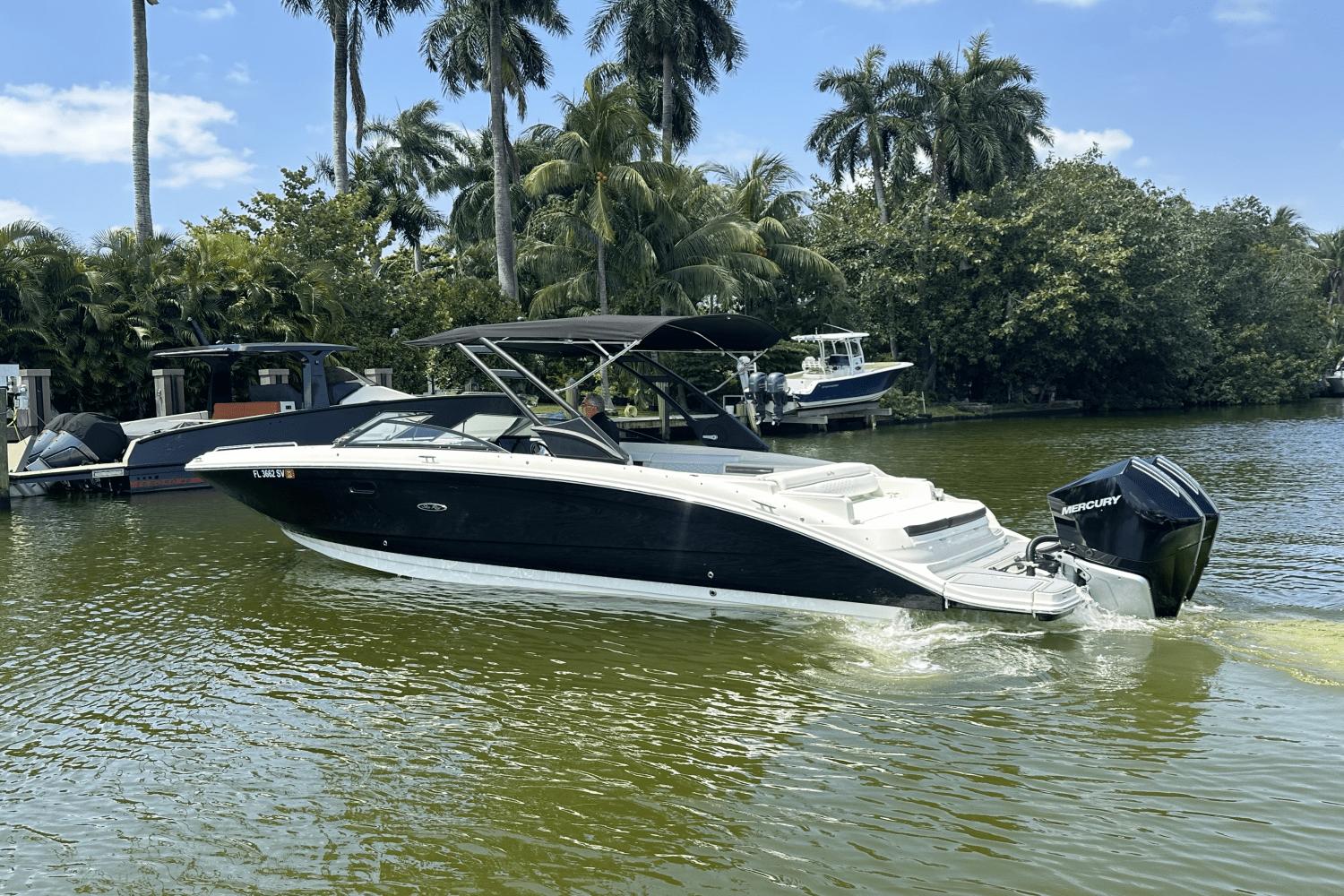 2021 Sea Ray SDX 290 Outboard