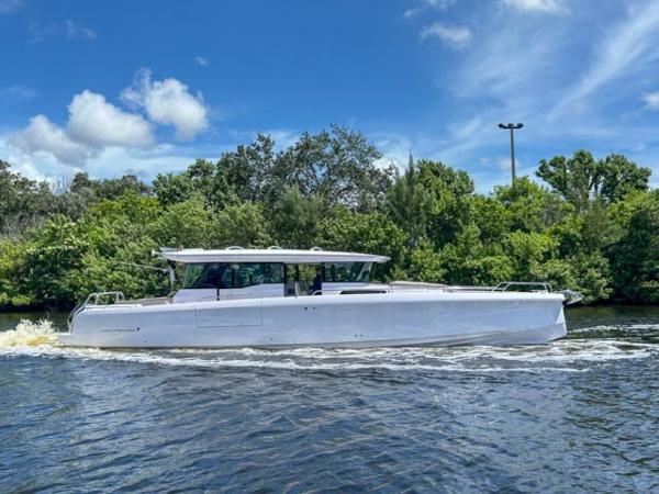 2024 Axopar 45 XC Cross Cabin