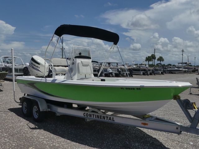 2017 Blue Wave 2200 Pure Bay