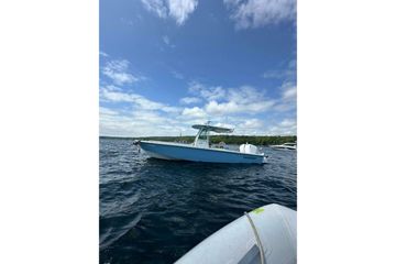 2019 Everglades 273 Center Console