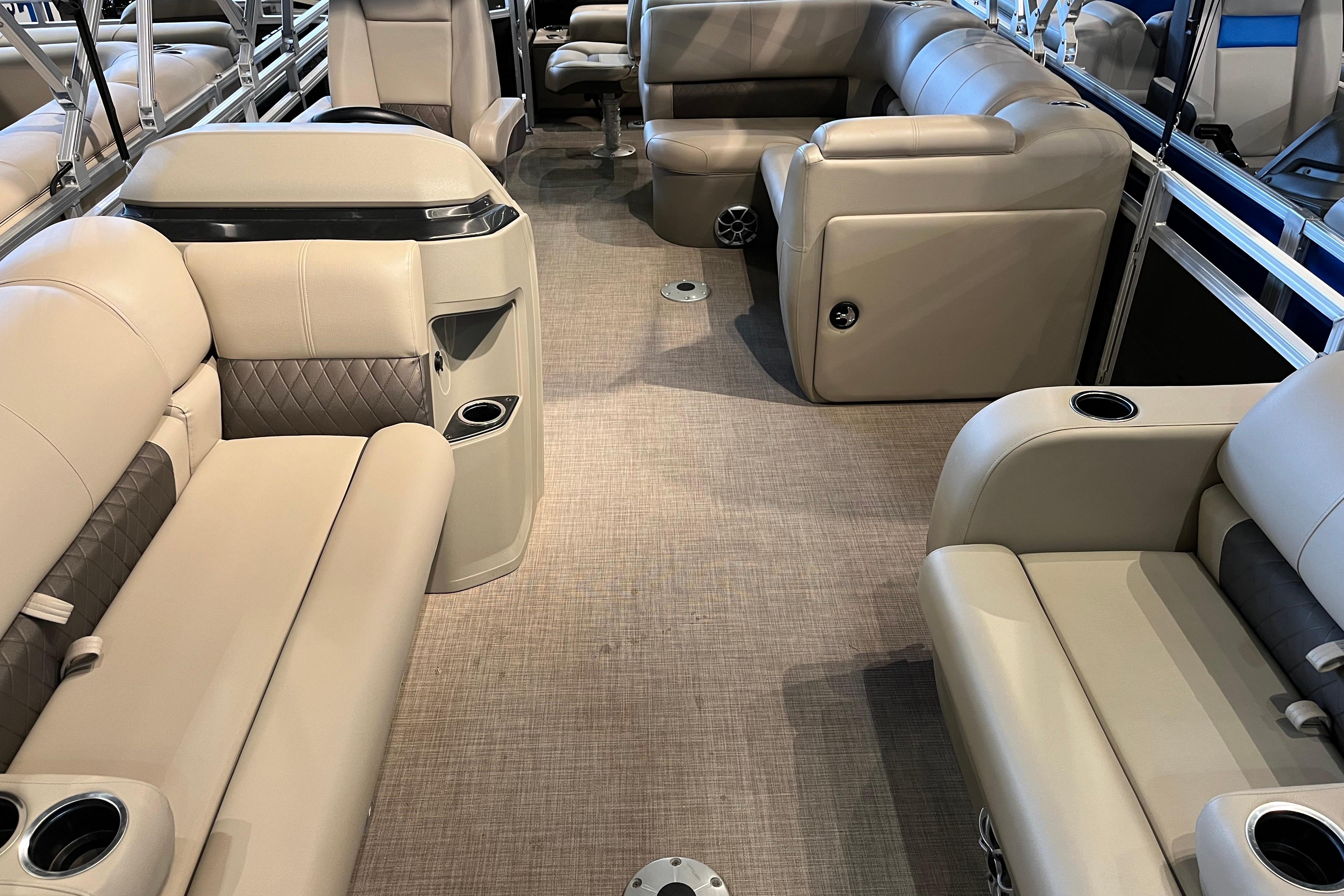 2025 Sun Tracker SportFish 22 DLX