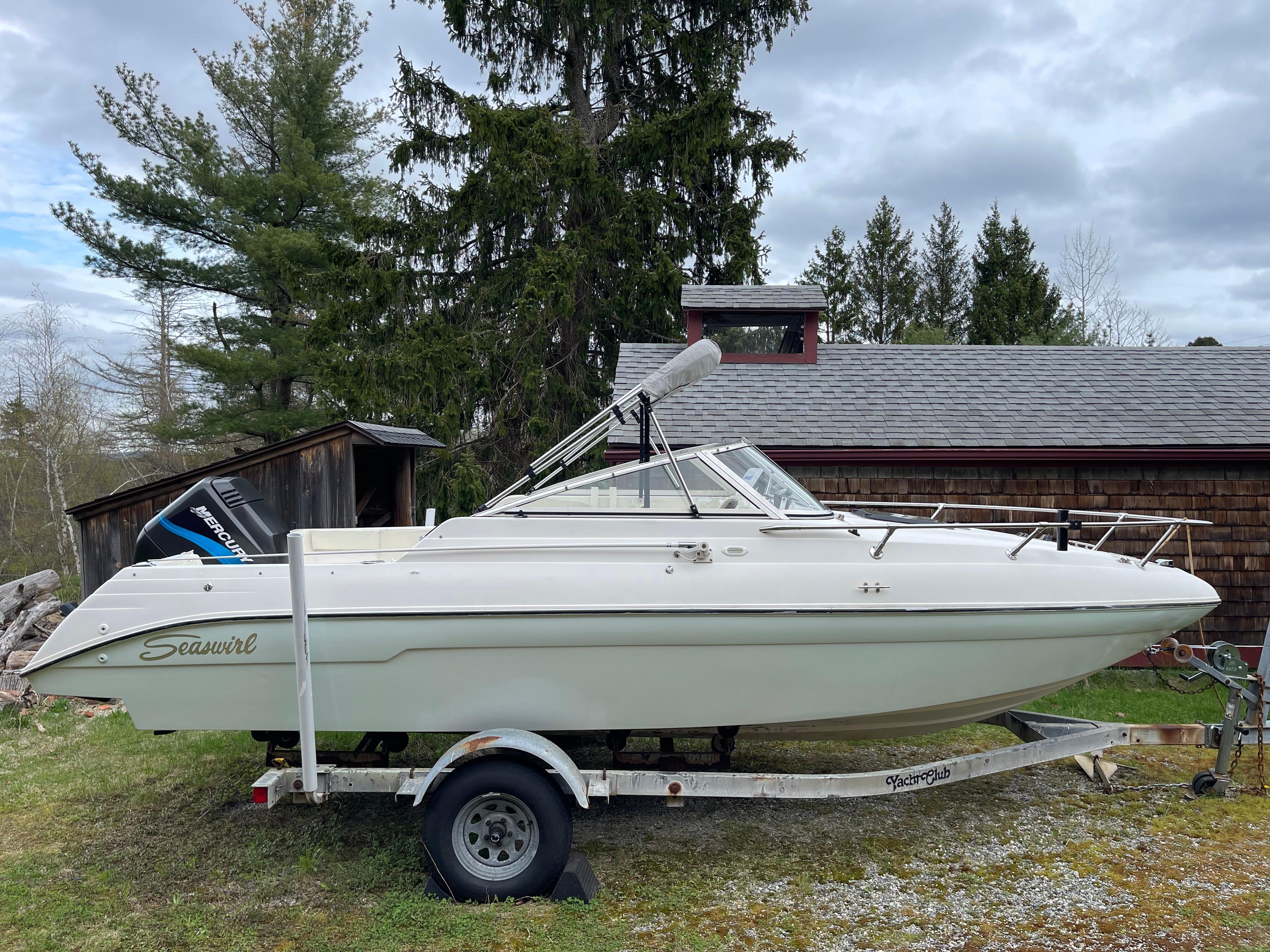 1996 Seaswirl Striper 201 Cuddy
