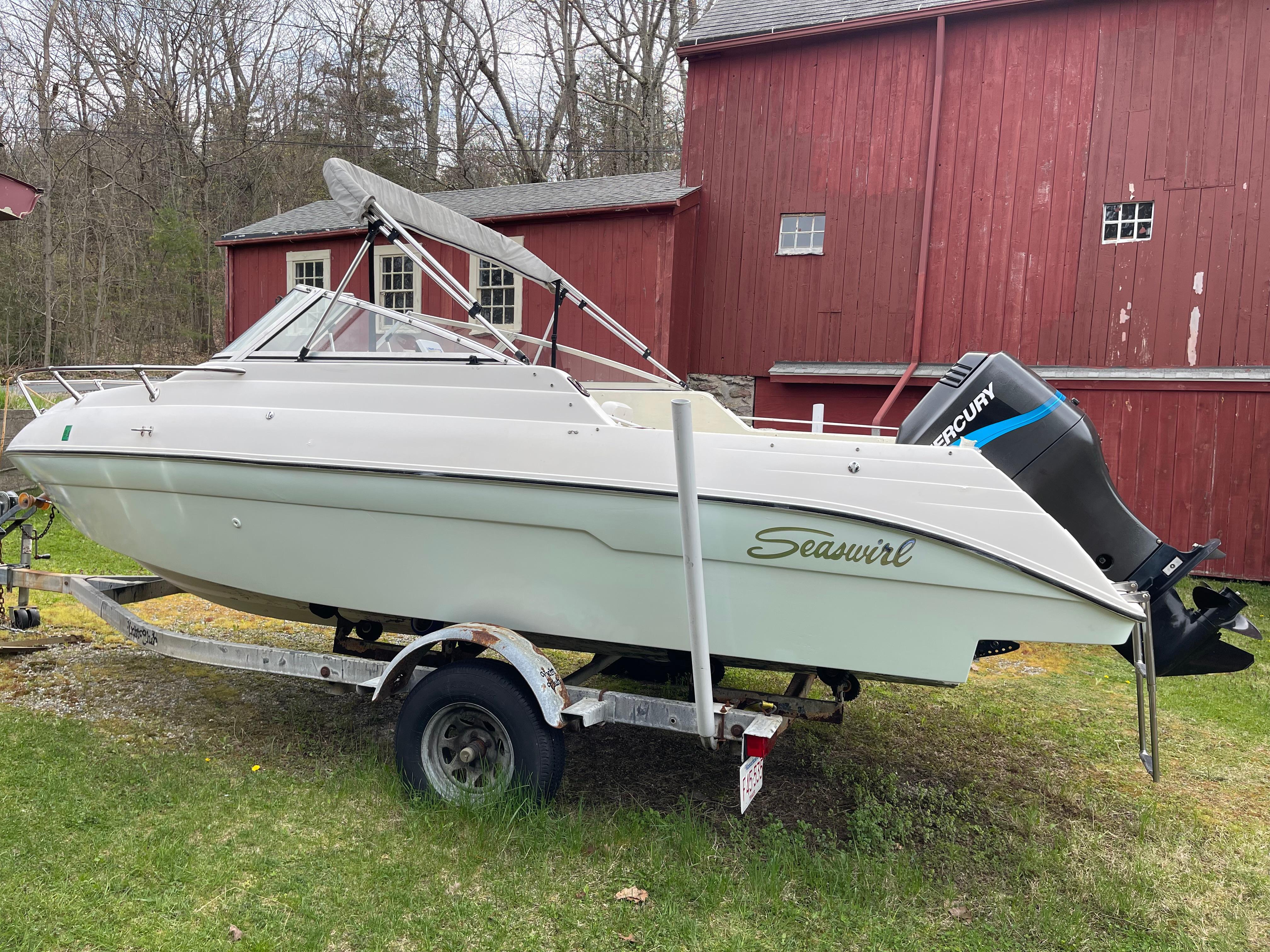 1996 Seaswirl Striper 201 Cuddy