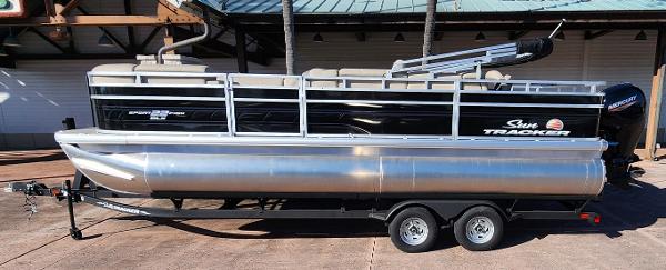 2024 Sun Tracker SportFish 22 DLX