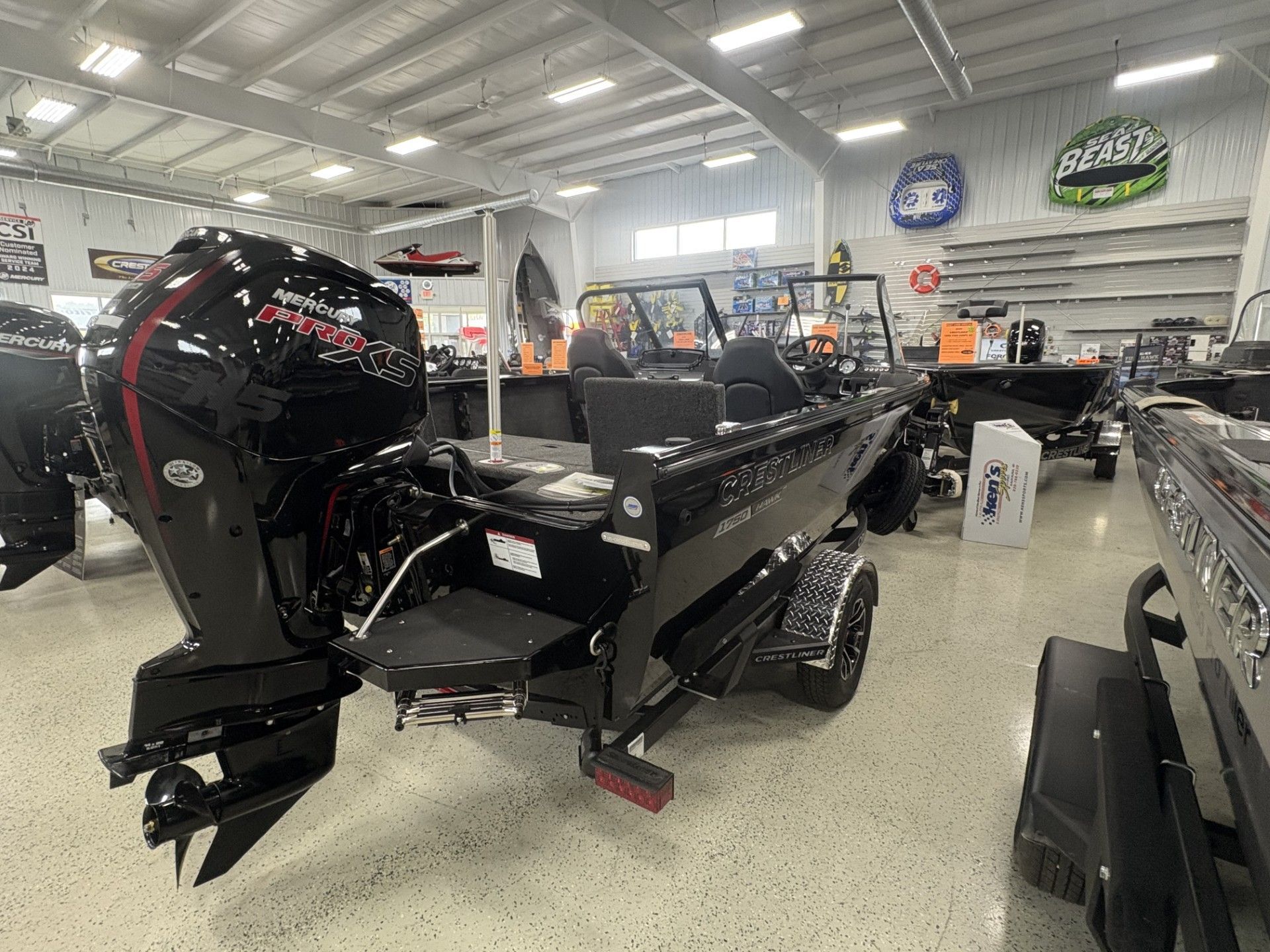 2025 Crestliner 1750 HAWK WT