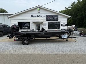 Vexus AVX189 2026 Vexus AVX189 boat parked outside Knox Marine dealership.