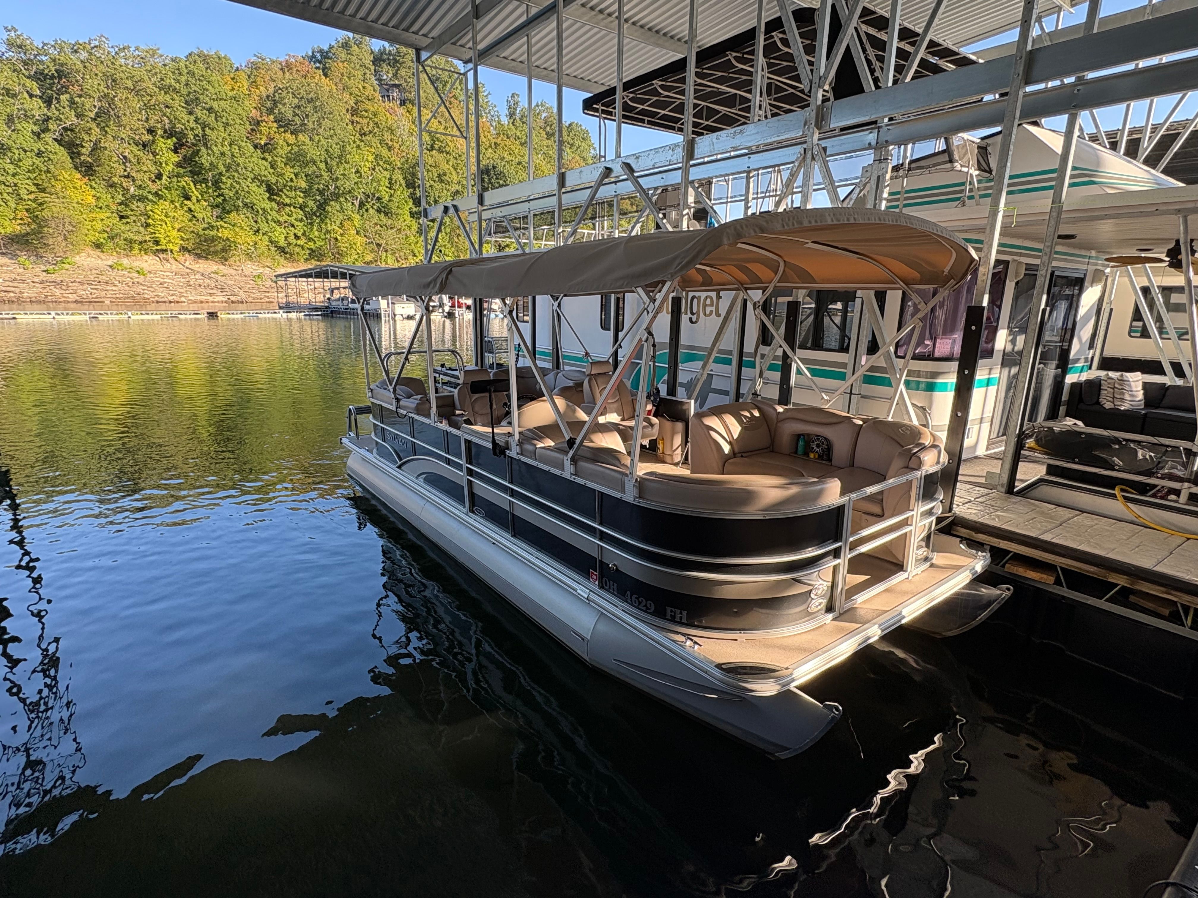 2014 Sylvan Mirage Cruise 8522 LZ