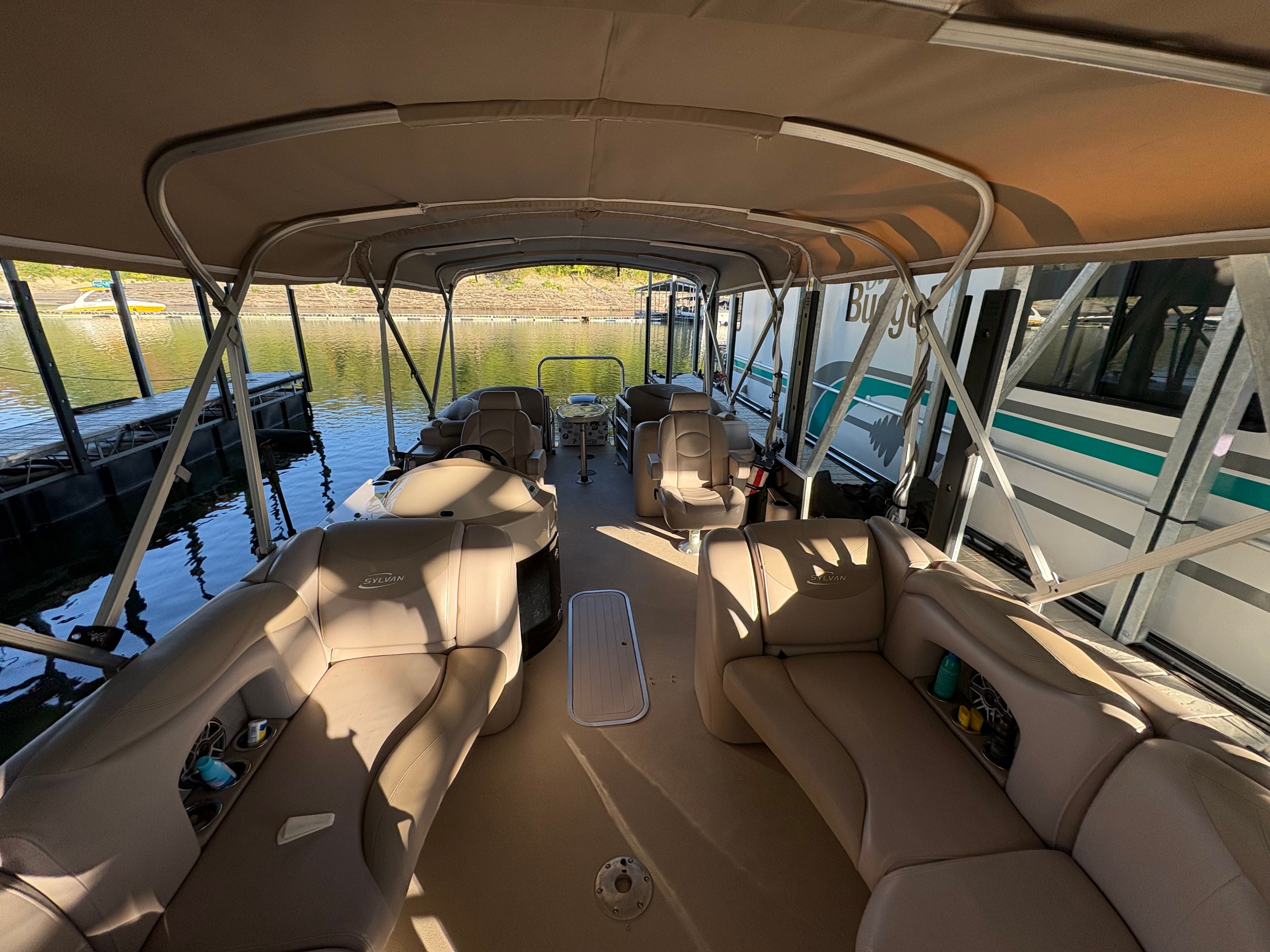 2014 Sylvan Mirage Cruise 8522 LZ