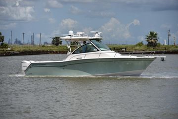 2016 Grady-White Express 330
