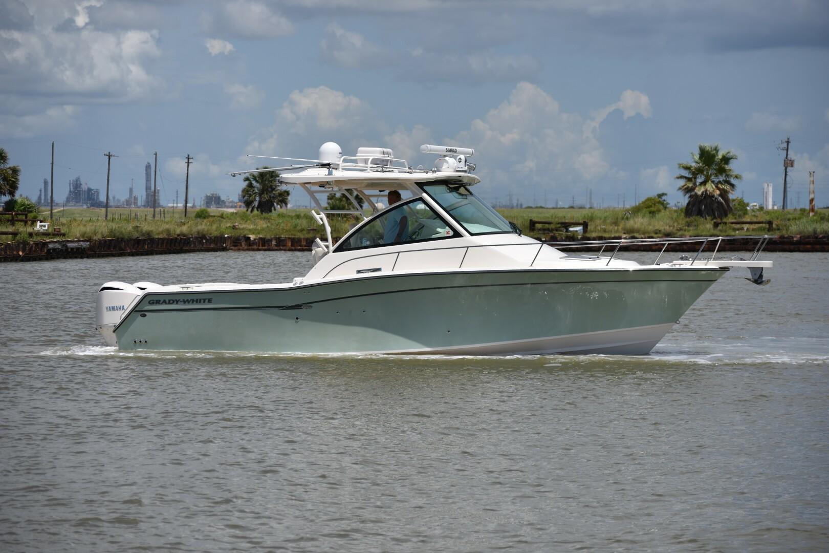 2016 Grady-White Express 330