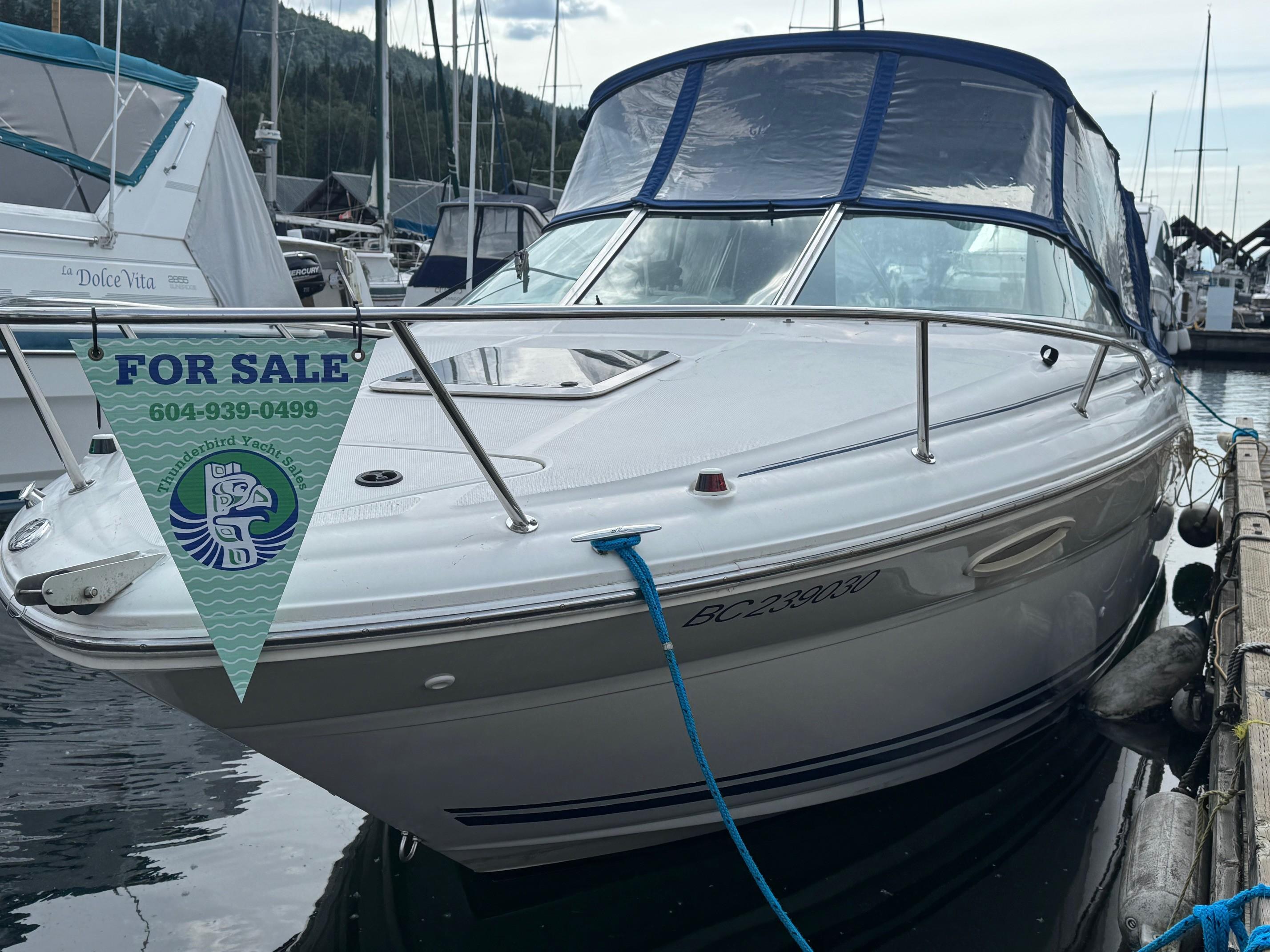 2001 Sea Ray 225 Weekender