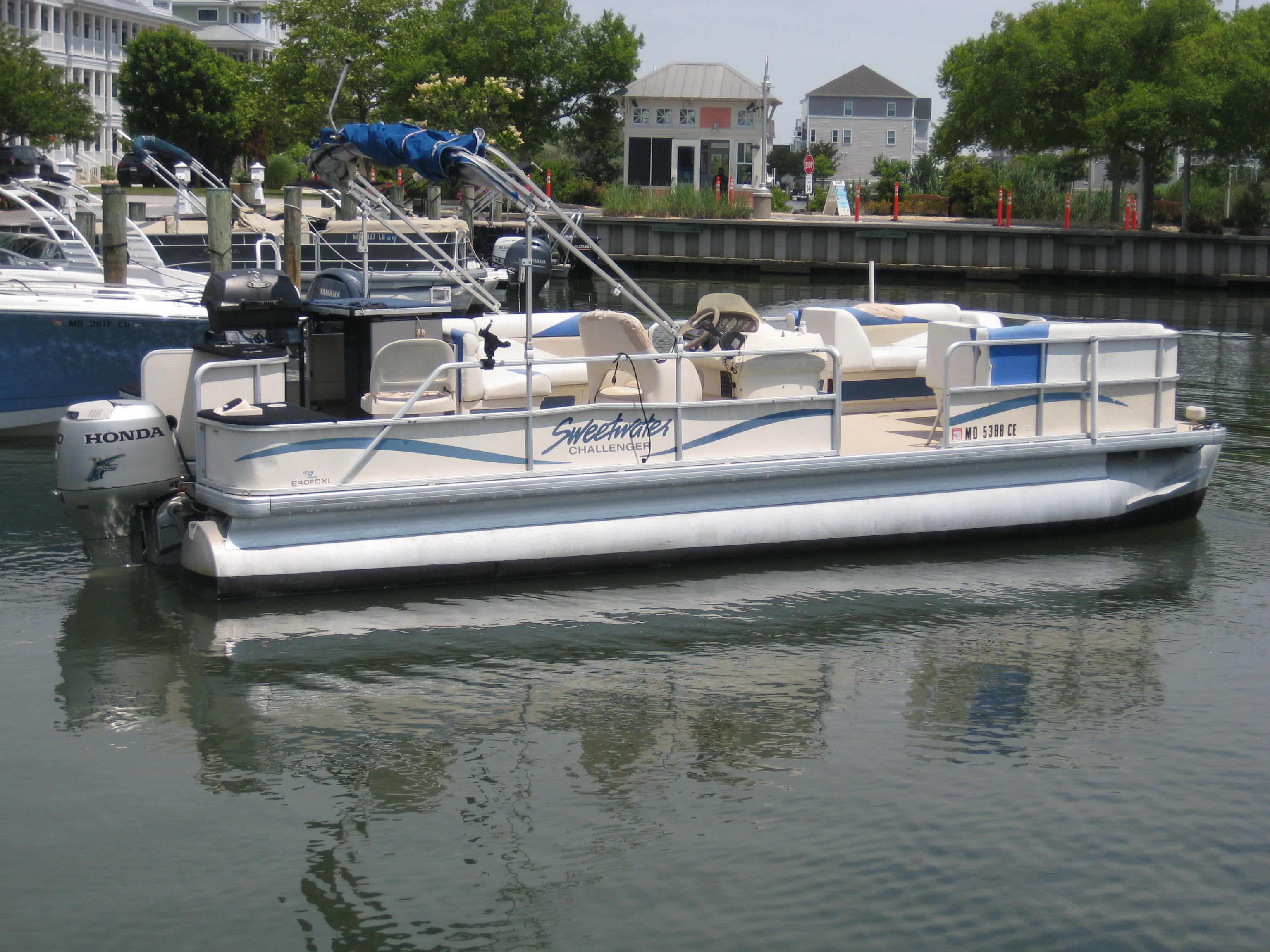 2005 Godfrey Sweetwater 240 FCXL