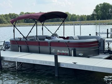 2017 Misty Harbor B-2285CU