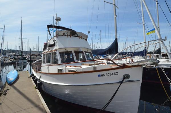 1982 Grand Banks 32