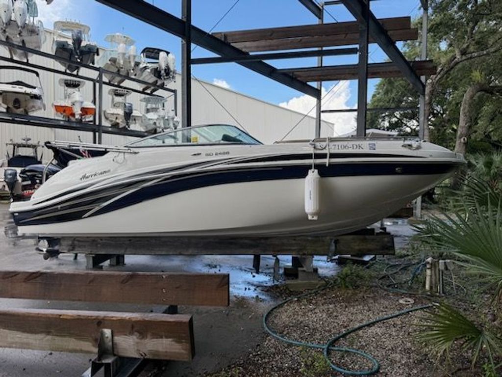 2019 Hurricane SunDeck 2486 OB
