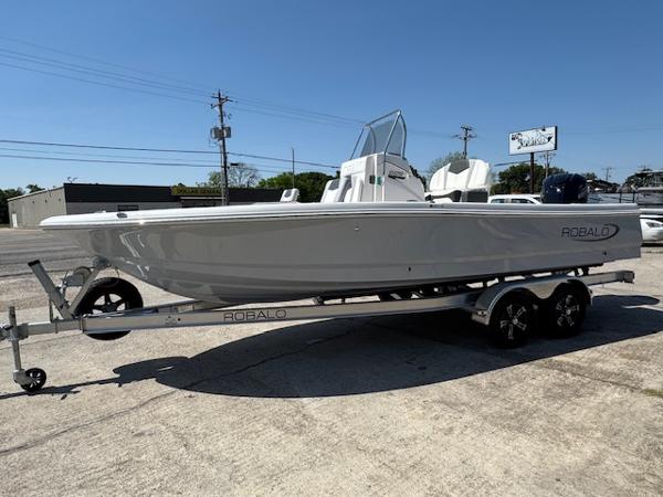 2025 Robalo 226 Cayman