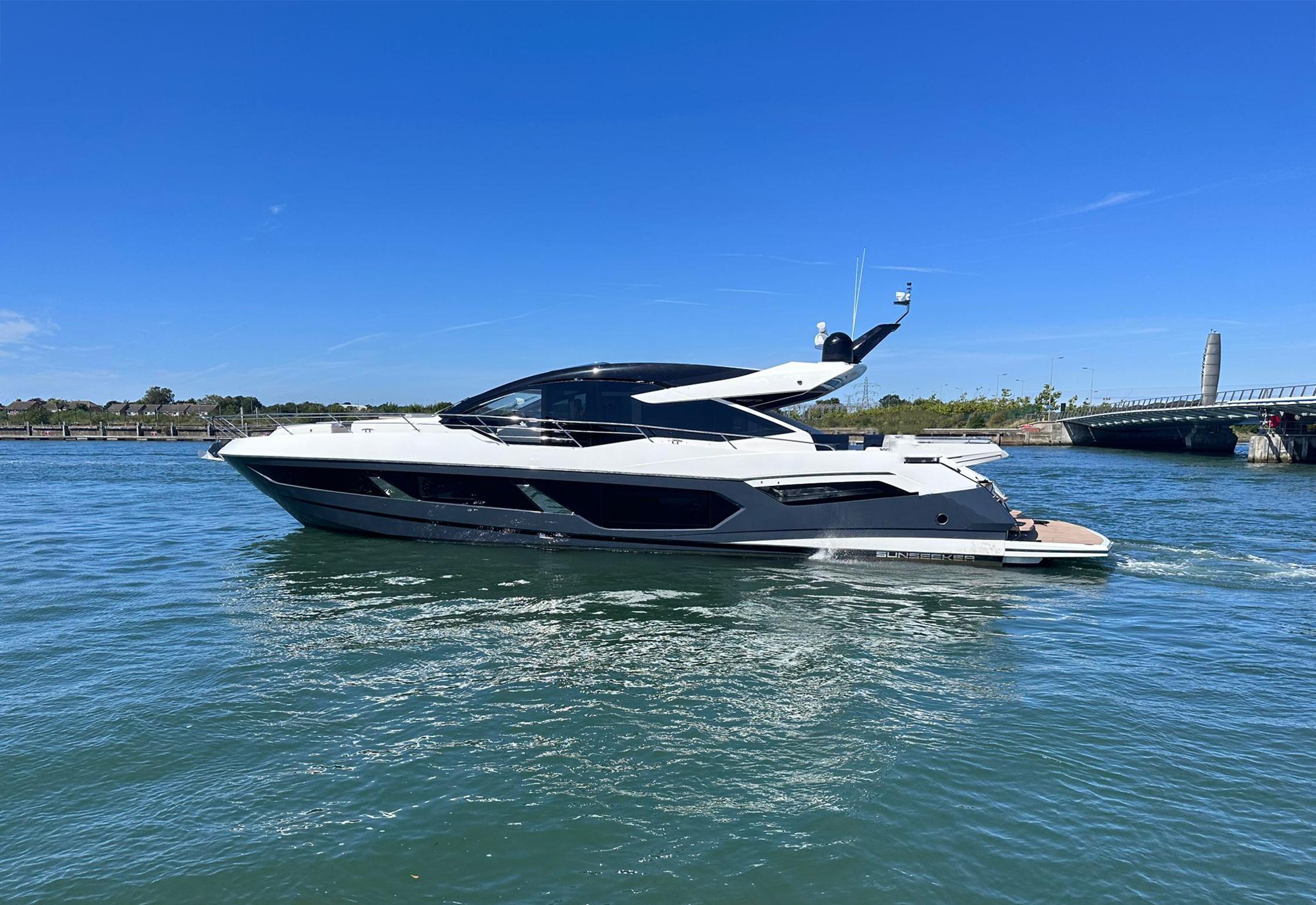 2025 Sunseeker Predator 75