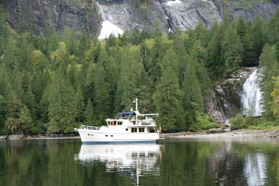 2001 Selene Ocean Trawler 43