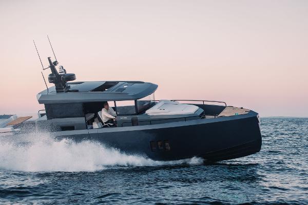 XO Boats EXPLR 44