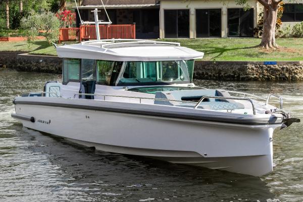 2024 Axopar 37XC CROSS CABIN