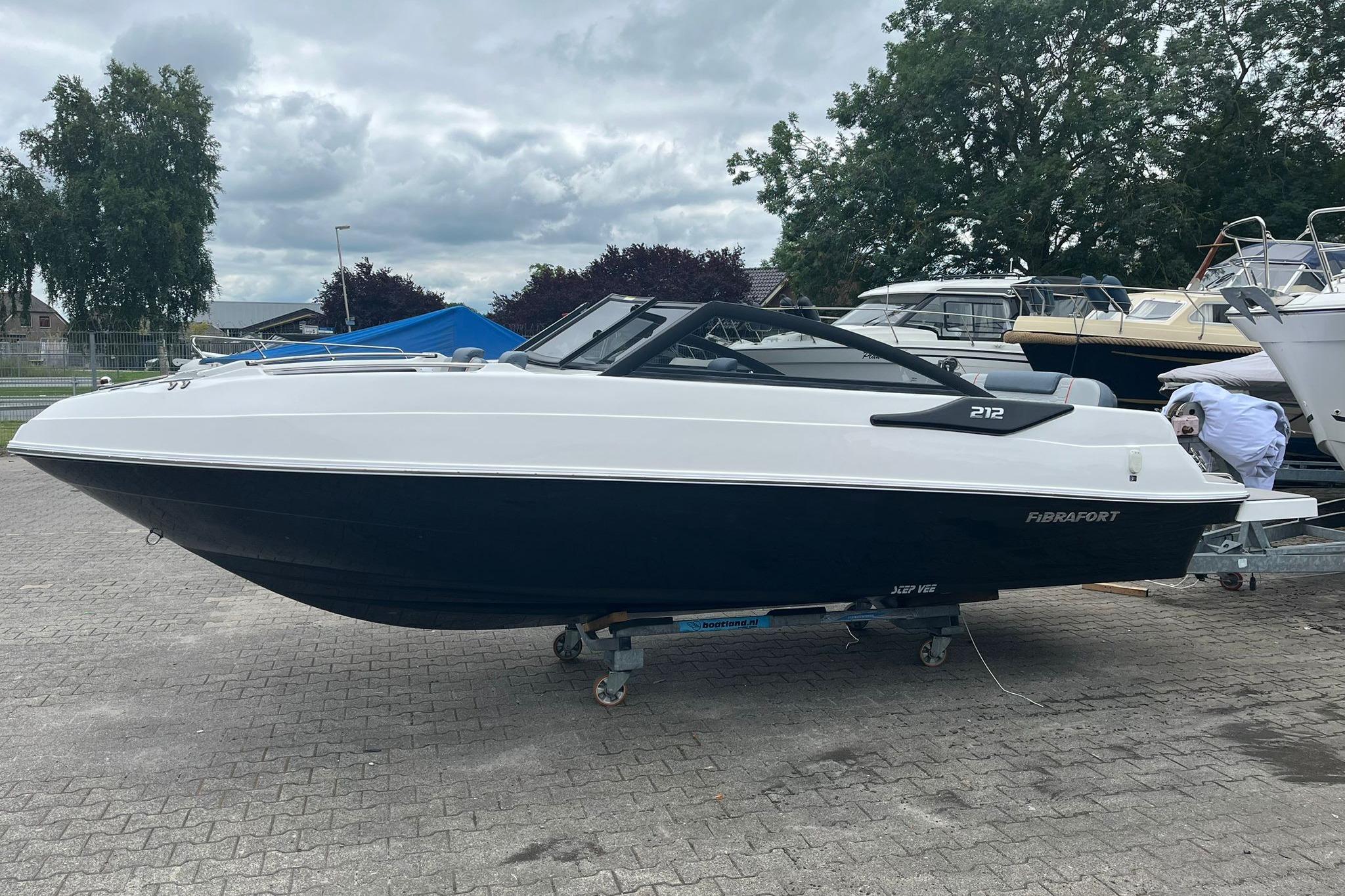 2024 Fibrafort 212 Bowrider