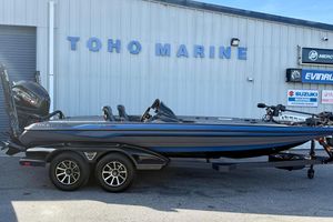 Skeeter FXR21 Apex 2026 Skeeter FXR21 Apex boat at Toho Marine dealership.