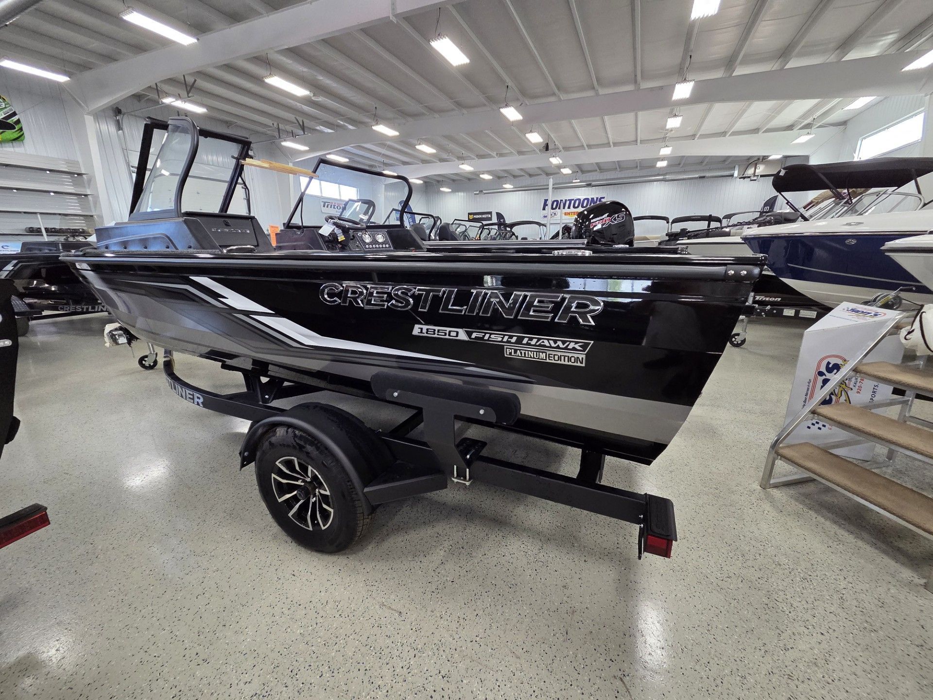 2025 Crestliner 1850 Fish Hawk WT