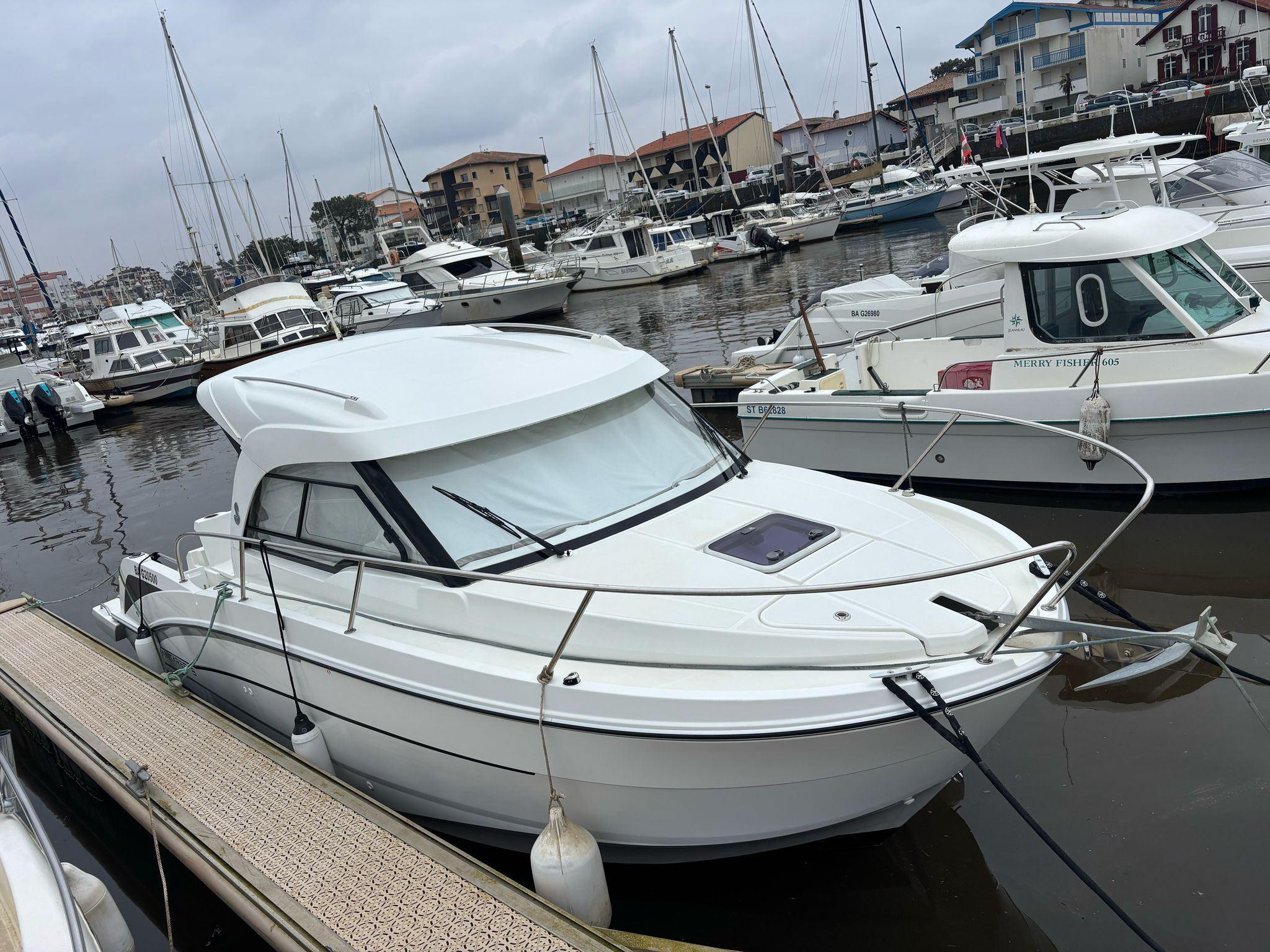 2019 Beneteau Antares 8 OB