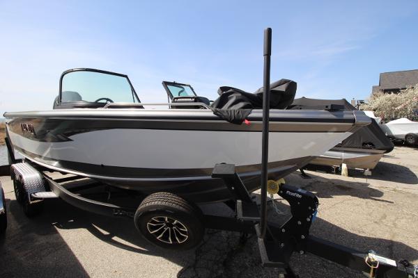 2025 Lund 2075 Tyee