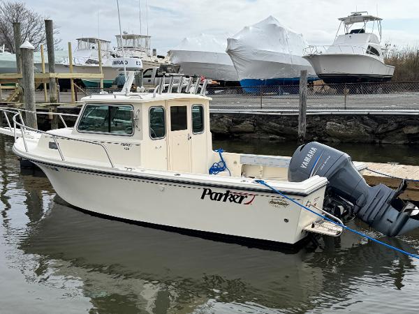 Parker 2120 Sport Cabin