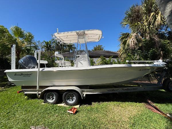 2013 SeaHunter 24 Bay