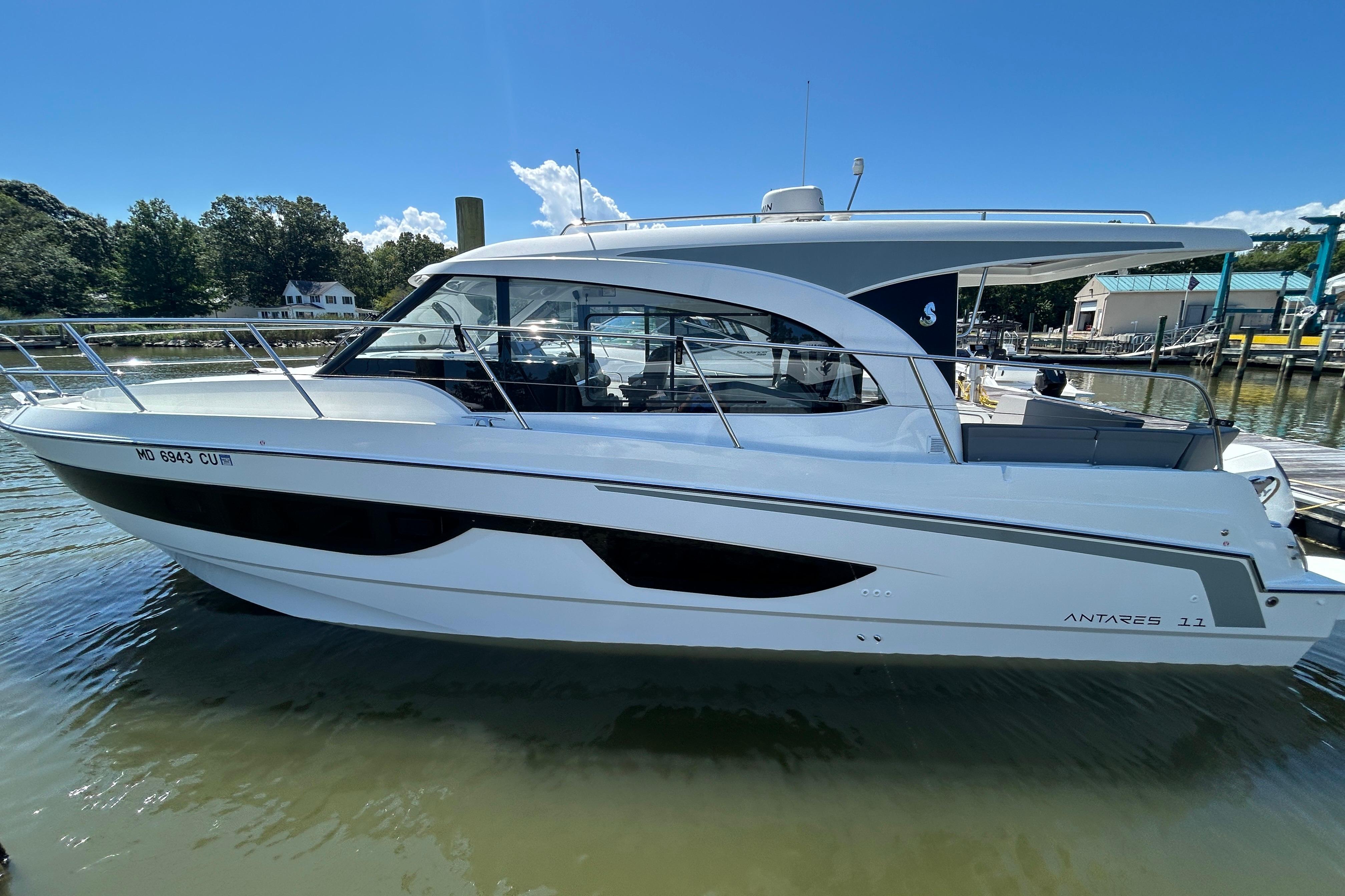 2024 Beneteau Antares 11