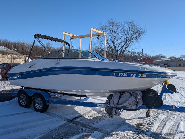 2012 Rinker Captiva 216 BR
