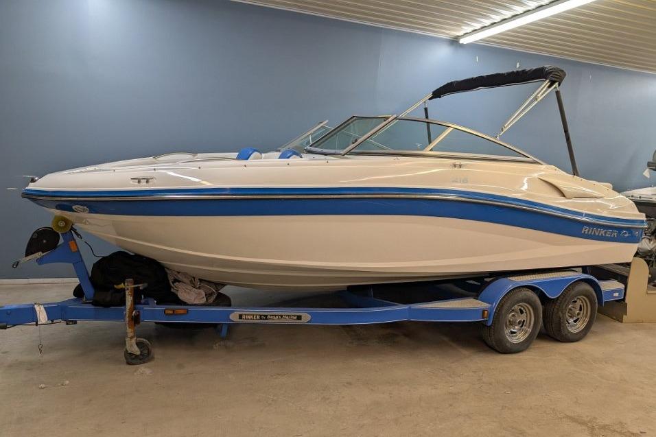 2012 Rinker Captiva 216 BR