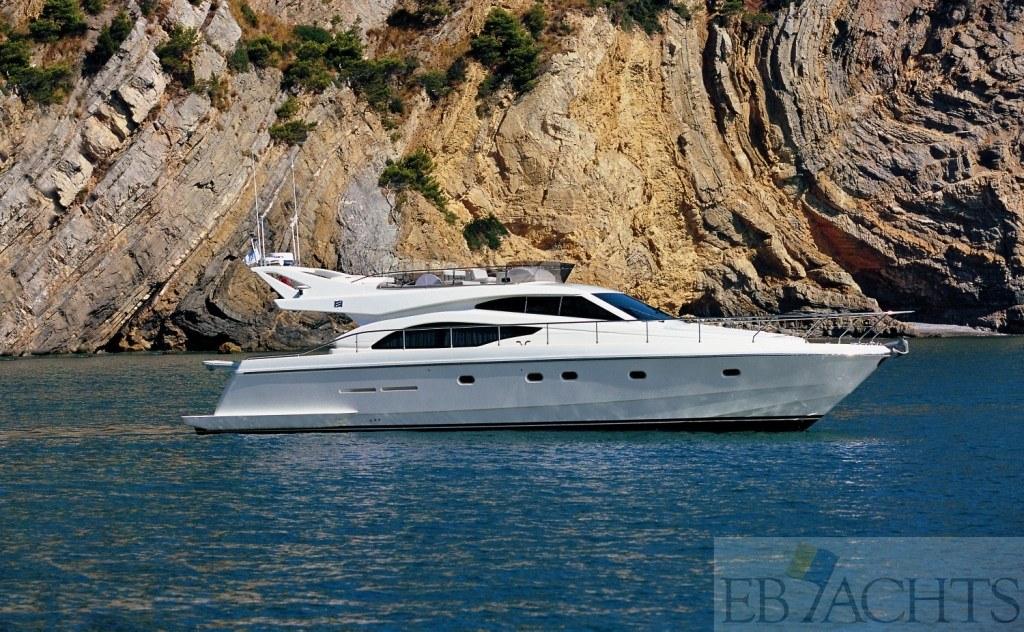 Ferretti Yachts 530