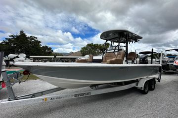 2021 Sea Pro 248 Bay