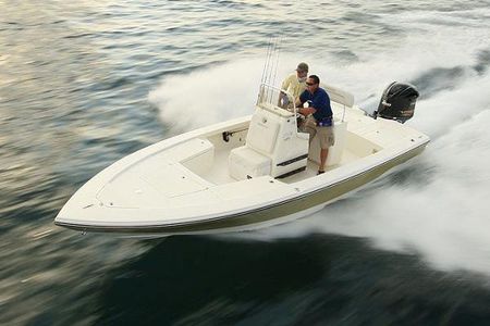 Fish hard and play easy on the Pathfinder 2600 TRS. #pathfinderboats  #anglerdriven #bayboat #family #fishing